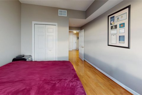 Condo in Tampa, Florida, 1 bedroom  № 2393772 - photo 11