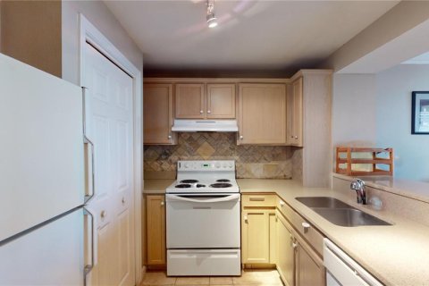 Condo in Tampa, Florida, 1 bedroom  № 2393772 - photo 13
