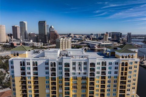 Condo in Tampa, Florida, 1 bedroom  № 2393772 - photo 18
