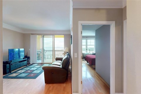 Condo in Tampa, Florida, 1 bedroom  № 2393772 - photo 2