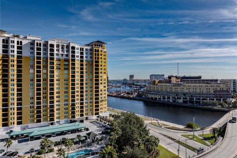 Condo in Tampa, Florida, 1 bedroom  № 2393772 - photo 7