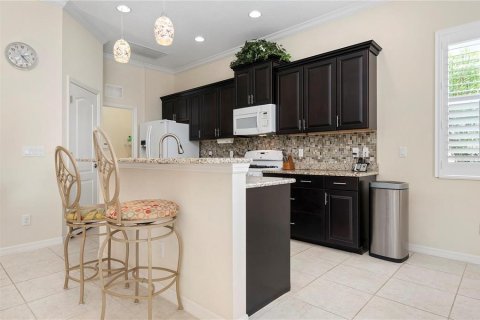 Villa ou maison à louer à Bradenton, Floride: 3 chambres, 204.38 m2 № 2381308 - photo 12