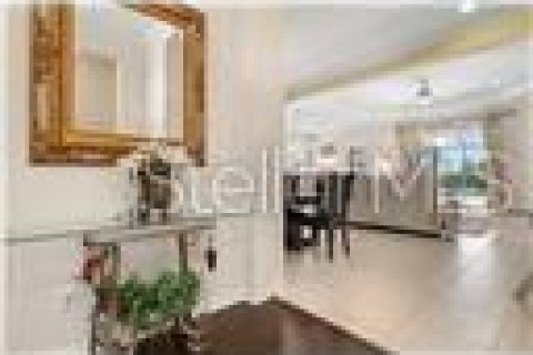 Villa ou maison à louer à Bradenton, Floride: 3 chambres, 204.38 m2 № 2381308 - photo 4