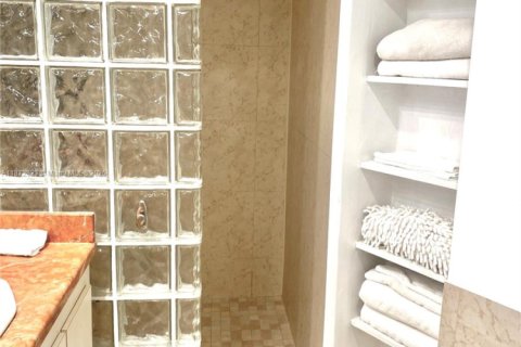 Condominio en venta en Miami Beach, Florida, 2 dormitorios, 135.17 m2 № 1979968 - foto 19