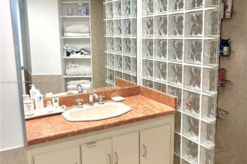 Condominio en venta en Miami Beach, Florida, 2 dormitorios, 135.17 m2 № 1979968 - foto 17
