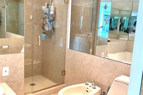 Condominio en venta en Miami Beach, Florida, 2 dormitorios, 135.17 m2 № 1979968 - foto 26