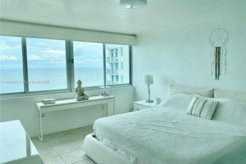 Condominio en venta en Miami Beach, Florida, 2 dormitorios, 135.17 m2 № 1979968 - foto 21