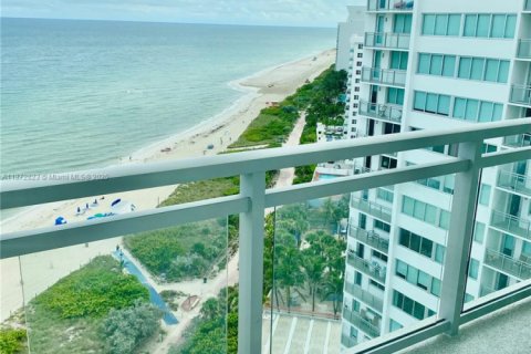 Condominio en venta en Miami Beach, Florida, 2 dormitorios, 135.17 m2 № 1979968 - foto 4