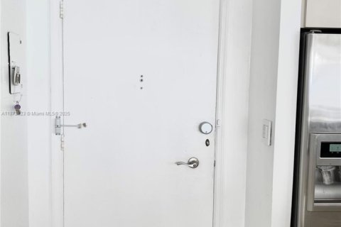 Condominio en venta en Miami Beach, Florida, 2 dormitorios, 135.17 m2 № 1979968 - foto 9