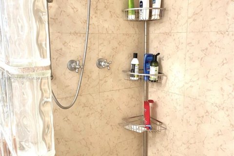 Condominio en venta en Miami Beach, Florida, 2 dormitorios, 135.17 m2 № 1979968 - foto 18