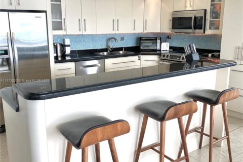 Condominio en venta en Miami Beach, Florida, 2 dormitorios, 135.17 m2 № 1979968 - foto 8
