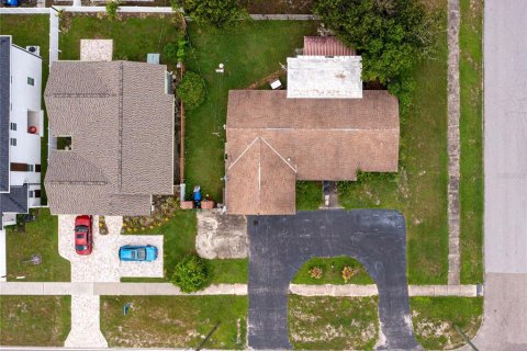 House in Saint Petersburg, Florida 2 bedrooms, 131.27 sq.m. № 1900934 - photo 4