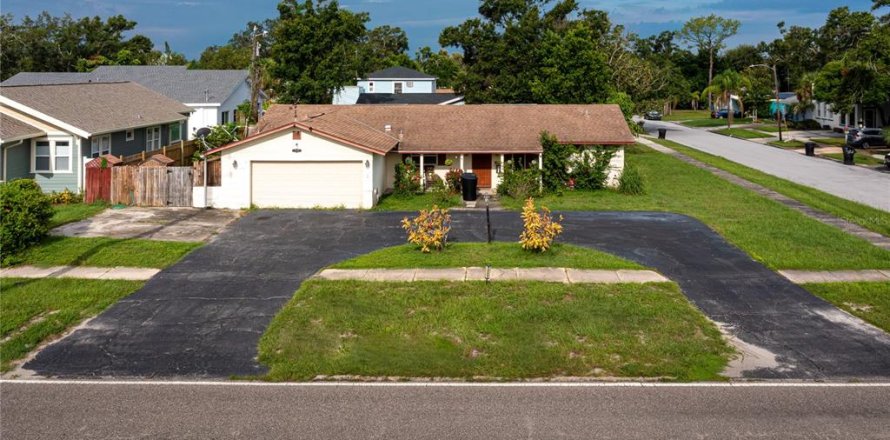 Casa en Saint Petersburg, Florida 2 dormitorios, 131.27 m2 № 1900934