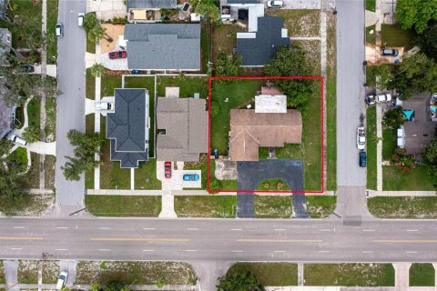 House in Saint Petersburg, Florida 2 bedrooms, 131.27 sq.m. № 1900934 - photo 3
