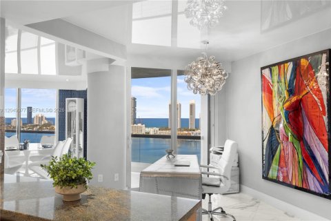 Condo in Aventura, Florida, 3 bedrooms  № 2189993 - photo 14