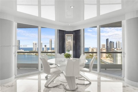Condo in Aventura, Florida, 3 bedrooms  № 2189993 - photo 7