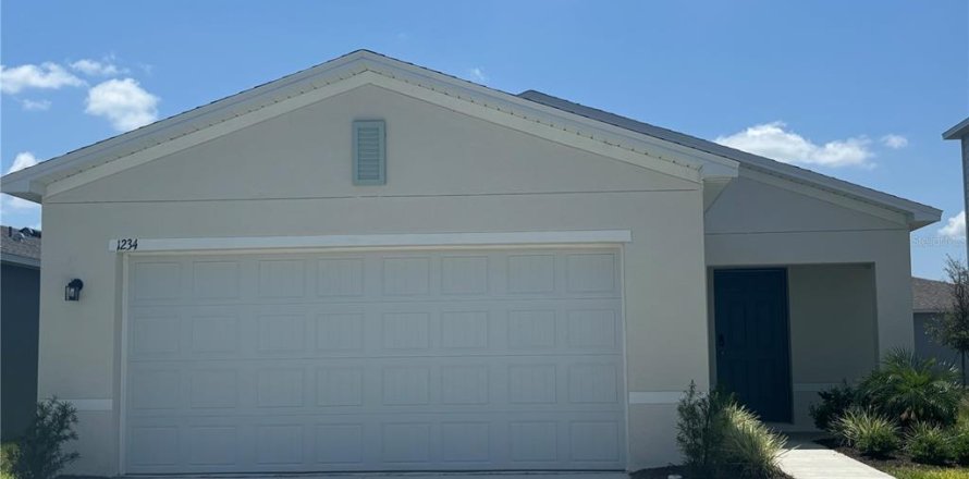 House in Haines City, Florida 3 bedrooms, 146.97 sq.m. № 1659189