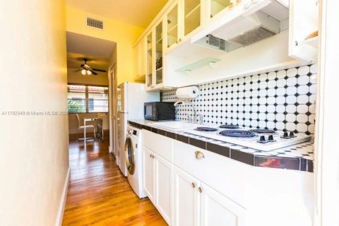 Condominio en alquiler en Miami Beach, Florida, 1 dormitorio, 41.81 m2 № 1937969 - foto 7