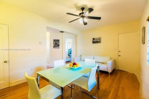 Condominio en alquiler en Miami Beach, Florida, 1 dormitorio, 41.81 m2 № 1937969 - foto 2