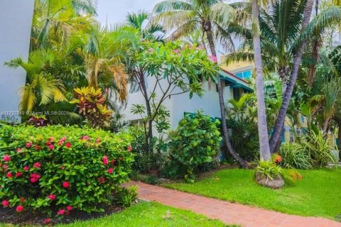 Condo in Miami Beach, Florida, 1 bedroom  № 1937969 - photo 19