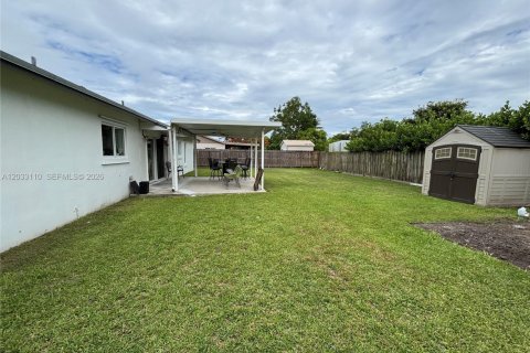 House in Miami, Florida 3 bedrooms, 116.31 sq.m. № 2078394 - photo 17