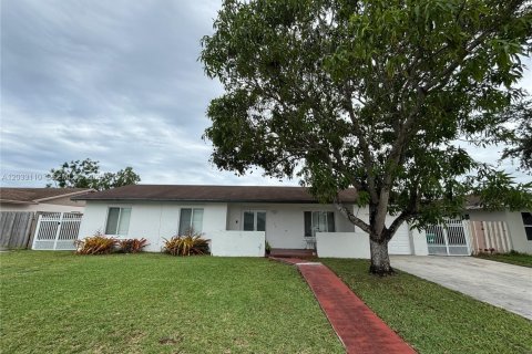 House in Miami, Florida 3 bedrooms, 116.31 sq.m. № 2078394 - photo 16
