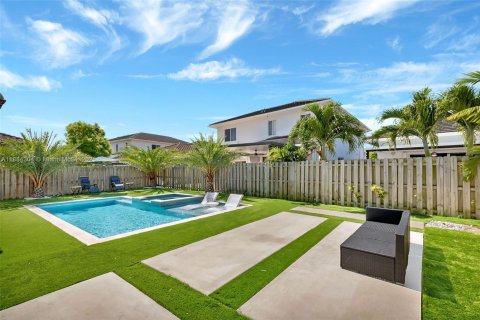 Villa ou maison à louer à Miami, Floride: 5 chambres, 206.15 m2 № 1941618 - photo 25