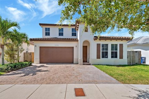 Villa ou maison à louer à Miami, Floride: 5 chambres, 206.15 m2 № 1941618 - photo 28