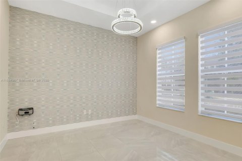 Villa ou maison à louer à Miami, Floride: 5 chambres, 206.15 m2 № 1941618 - photo 11