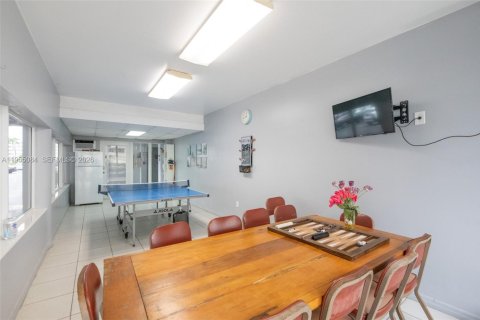 Condominio en venta en Hallandale Beach, Florida, 1 dormitorio, 70.14 m2 № 2010154 - foto 30