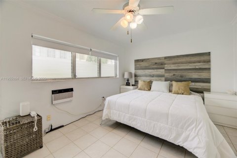 Condominio en venta en Hallandale Beach, Florida, 1 dormitorio, 70.14 m2 № 2010154 - foto 16