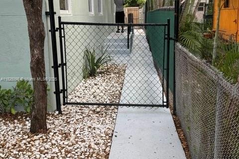 Commercial property in Hollywood, Florida 165.92 sq.m. № 1800995 - photo 17