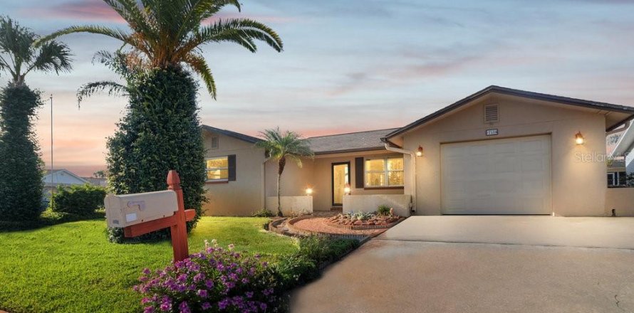 Casa en Port Richey, Florida 2 dormitorios, 127.09 m2 № 1907441
