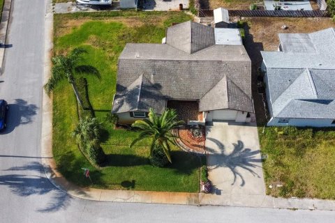 House in Port Richey, Florida 2 bedrooms, 127.09 sq.m. № 1907441 - photo 30