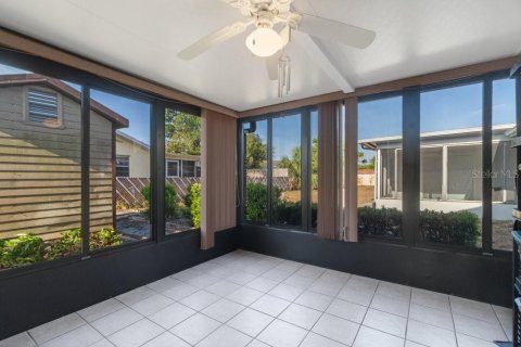 House in Port Richey, Florida 2 bedrooms, 127.09 sq.m. № 1907441 - photo 15