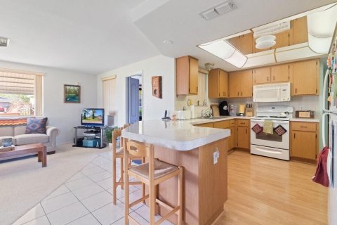 House in Port Richey, Florida 2 bedrooms, 127.09 sq.m. № 1907441 - photo 2