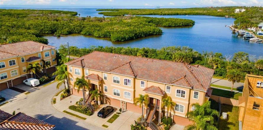Touwnhouse à New Port Richey, Floride 3 chambres, 233.18 m2 № 2214177