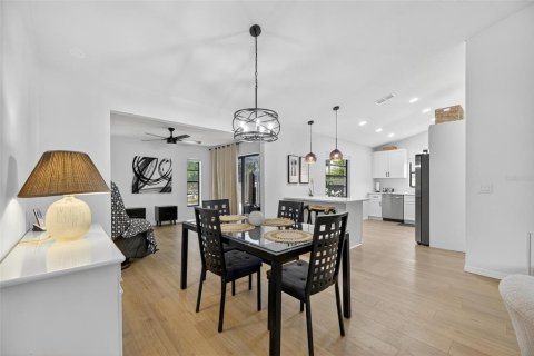 House in Spring Hill, Florida 2 bedrooms, 115.01 sq.m. № 1908025 - photo 15