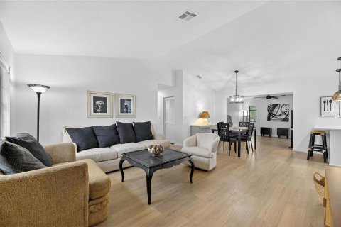 House in Spring Hill, Florida 2 bedrooms, 115.01 sq.m. № 1908025 - photo 3