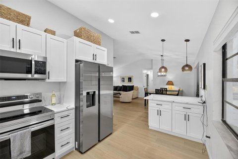 House in Spring Hill, Florida 2 bedrooms, 115.01 sq.m. № 1908025 - photo 7