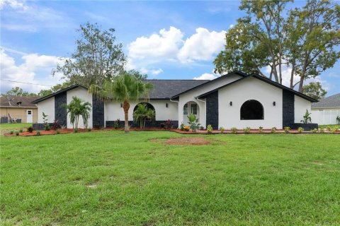 Casa en Spring Hill, Florida 3 dormitorios, 166.11 m2 № 2367535