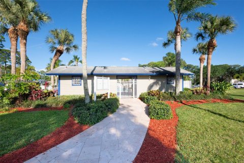 Villa ou maison à vendre à West Palm Beach, Floride: 4 chambres, 190.17 m2 № 2071233 - photo 19