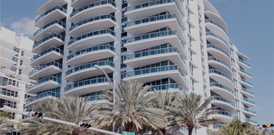 Condo in Surfside, Florida, 3 bedrooms № 2169982