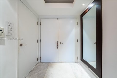 Condo in Surfside, Florida, 3 bedrooms № 2169982 - photo 15
