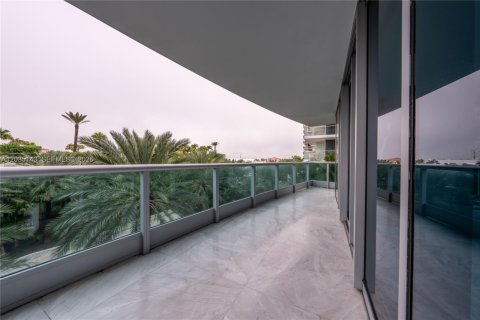 Condo in Surfside, Florida, 3 bedrooms № 2169982 - photo 13
