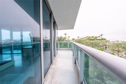 Condo in Surfside, Florida, 3 bedrooms № 2169982 - photo 10