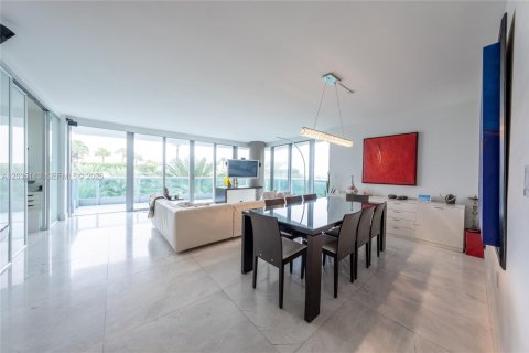 Condo in Surfside, Florida, 3 bedrooms № 2169982 - photo 9