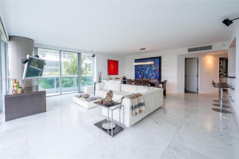 Condo in Surfside, Florida, 3 bedrooms № 2169982 - photo 4