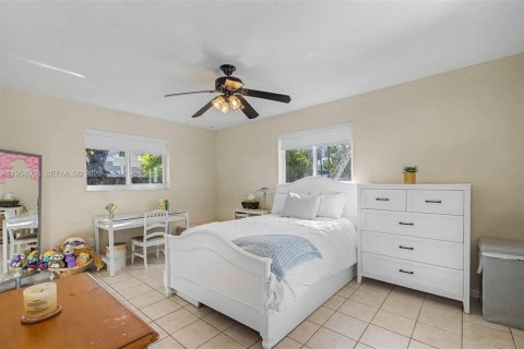 House in Palmetto Bay, Florida 3 bedrooms, 219.06 sq.m. № 2017642 - photo 15