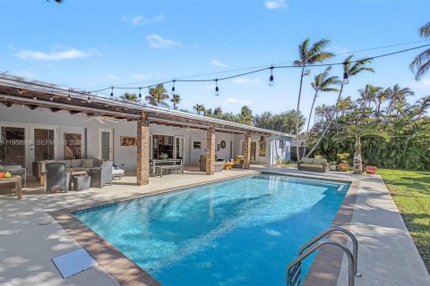 House in Palmetto Bay, Florida 3 bedrooms, 219.06 sq.m. № 2017642 - photo 20